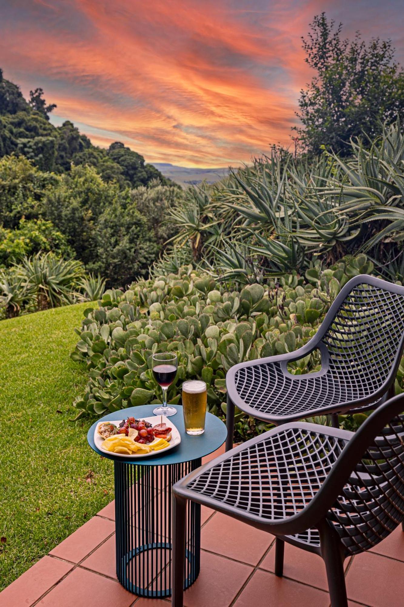 Cavern Resort & Spa Bergville Eksteriør billede